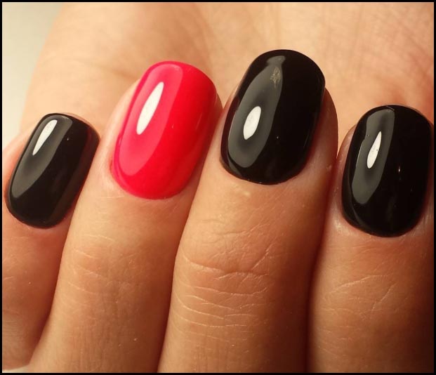 безупречные блики на ногтях и ровный маникюр