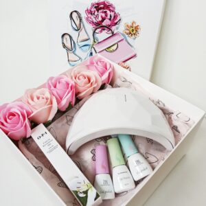 Набор для маникюра, бьюти-бокс с ароматными мыльными розами и мини лампой