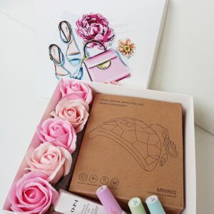 Набор для маникюра, бьюти-бокс с ароматными мыльными розами и мини лампой